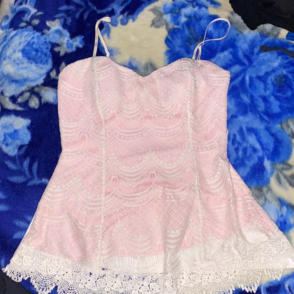 Pink & White Laced Tank Top! Its Stretchy Material! Size Small!
